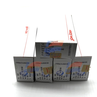 Ψηφιακή βυθιστική ροής ρεύματος YJJ SS460S 3 έως 24Vdc Αισθητήρας Hall Effect με θέση κλειδώματος με απελευθερωμένο μαγνητικό πεδίο 3.8-30V